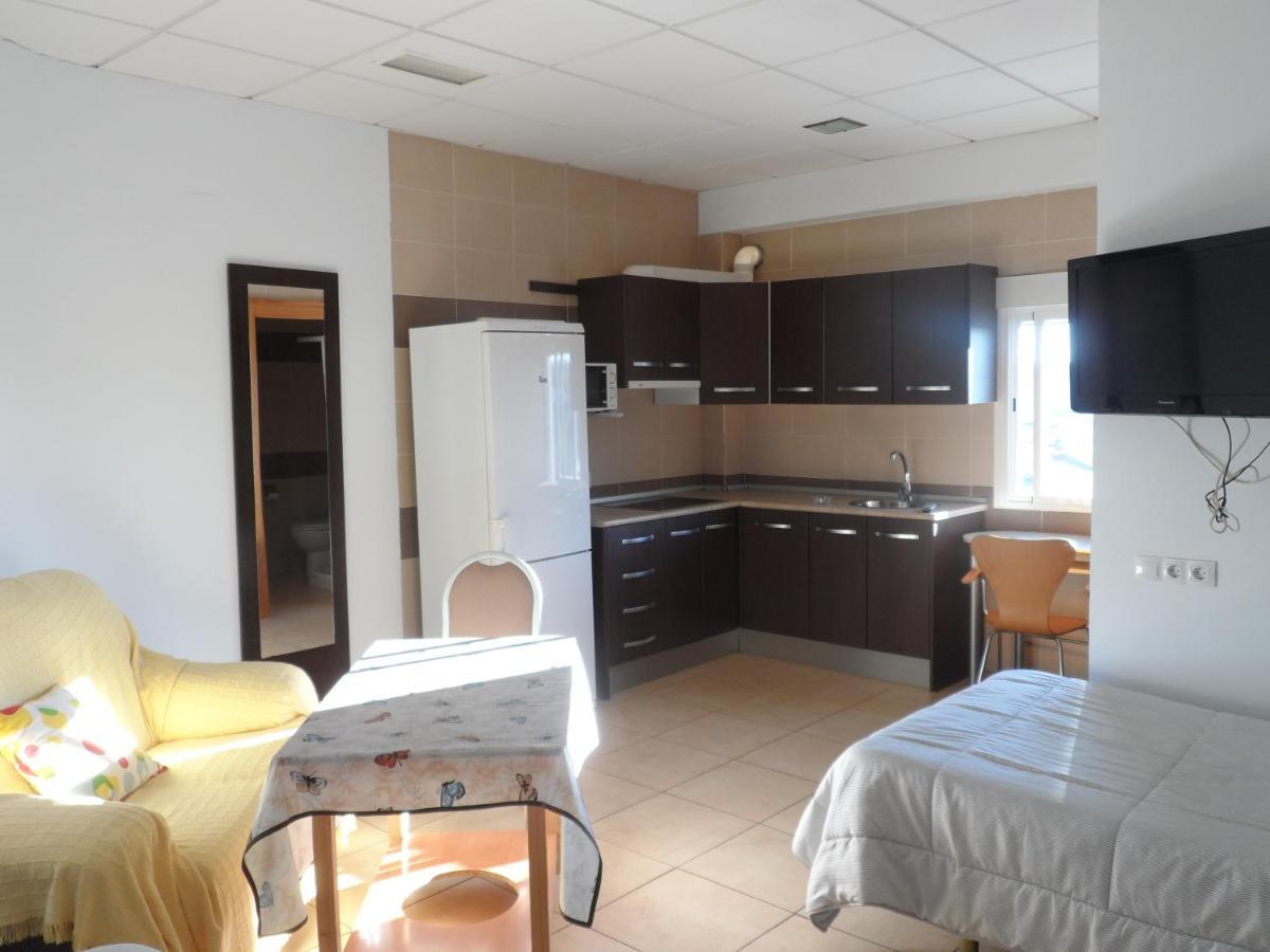 Hostal Via Del Caminante Madrigalejo エクステリア 写真