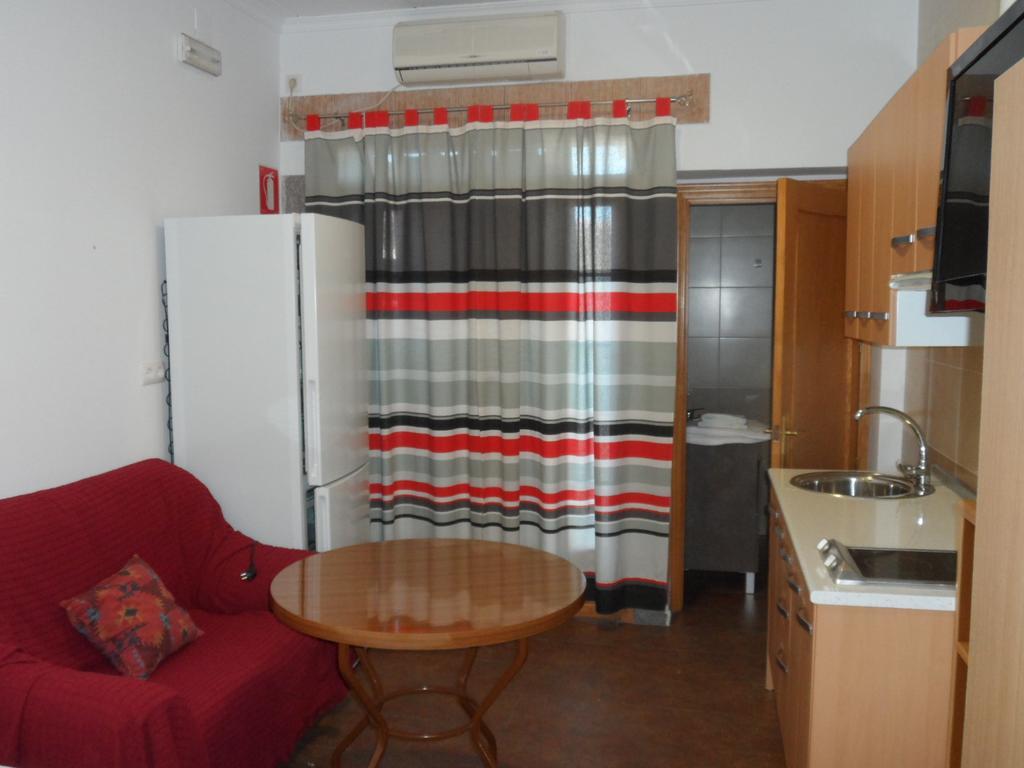 Hostal Via Del Caminante Madrigalejo エクステリア 写真