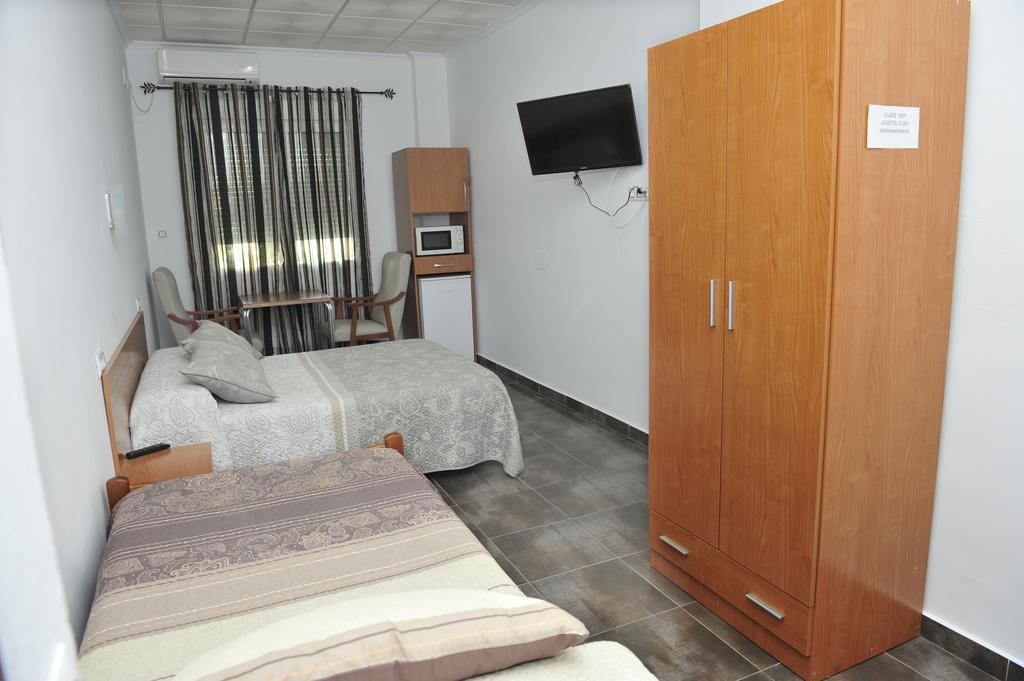 Hostal Via Del Caminante Madrigalejo エクステリア 写真