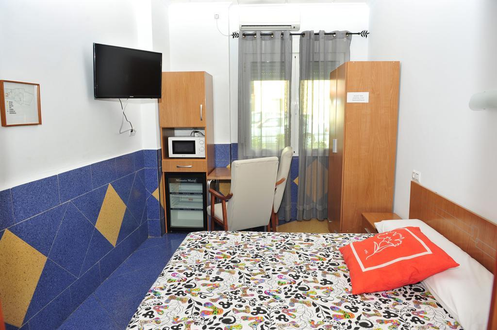 Hostal Via Del Caminante Madrigalejo エクステリア 写真